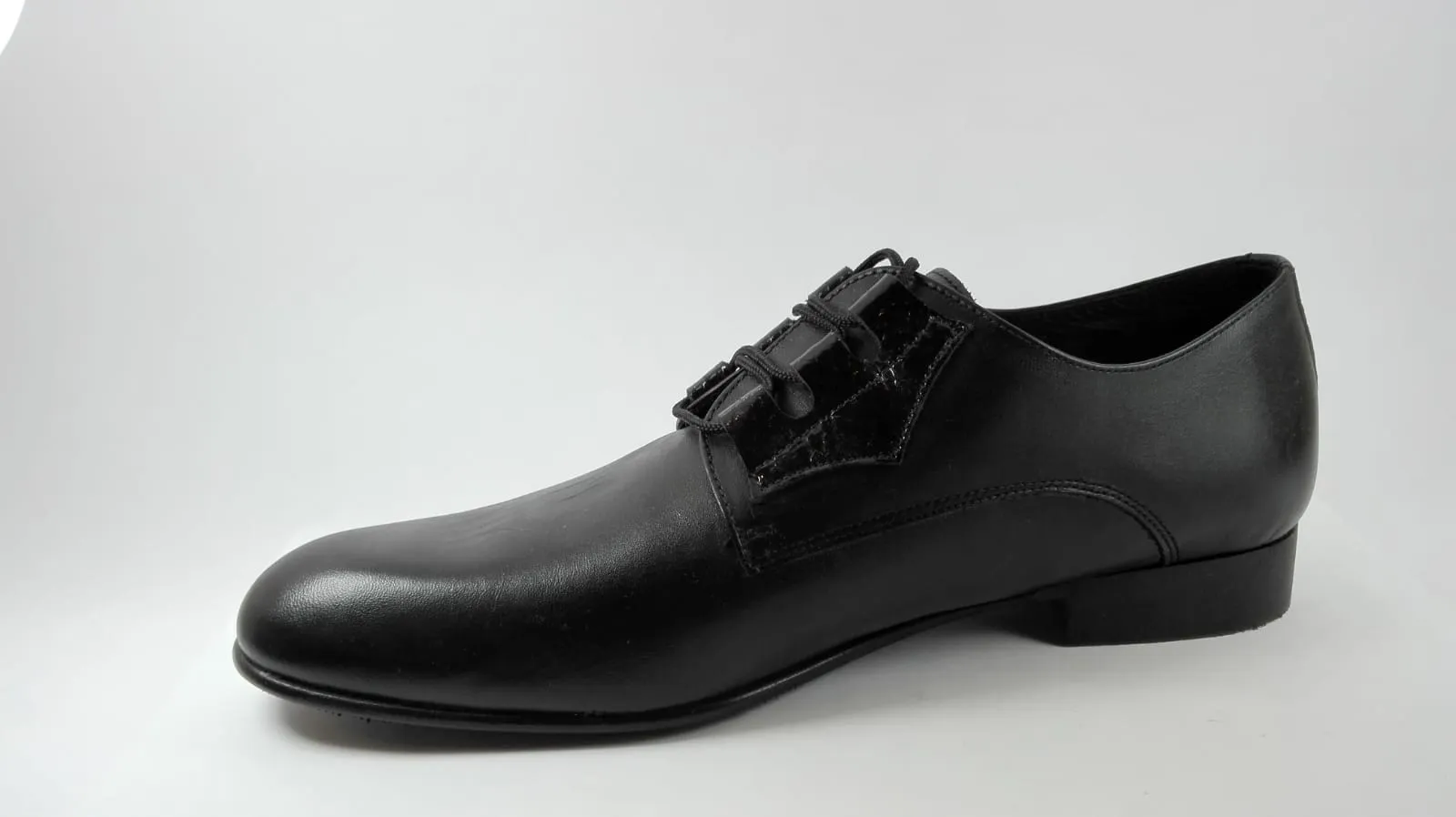 Andanines Black Lace-Up Dress Shoes