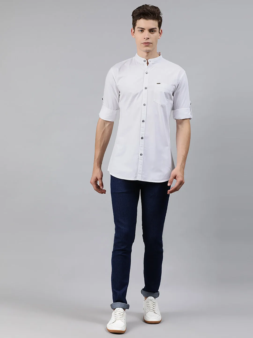 Men White Slim Fit Solid Casual Shirt