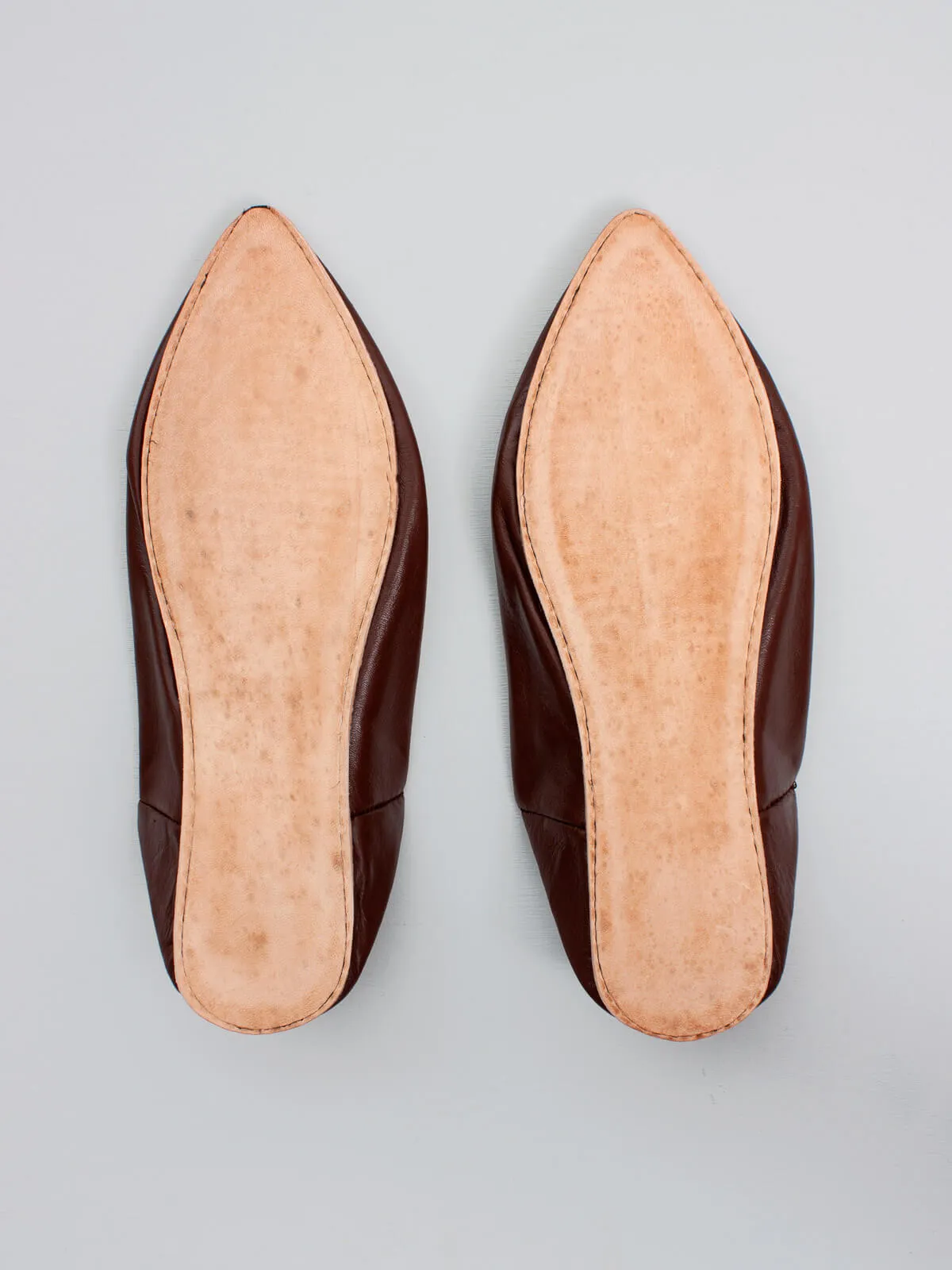 Moroccan Mens Pointed Babouche Slippers, Chocolate